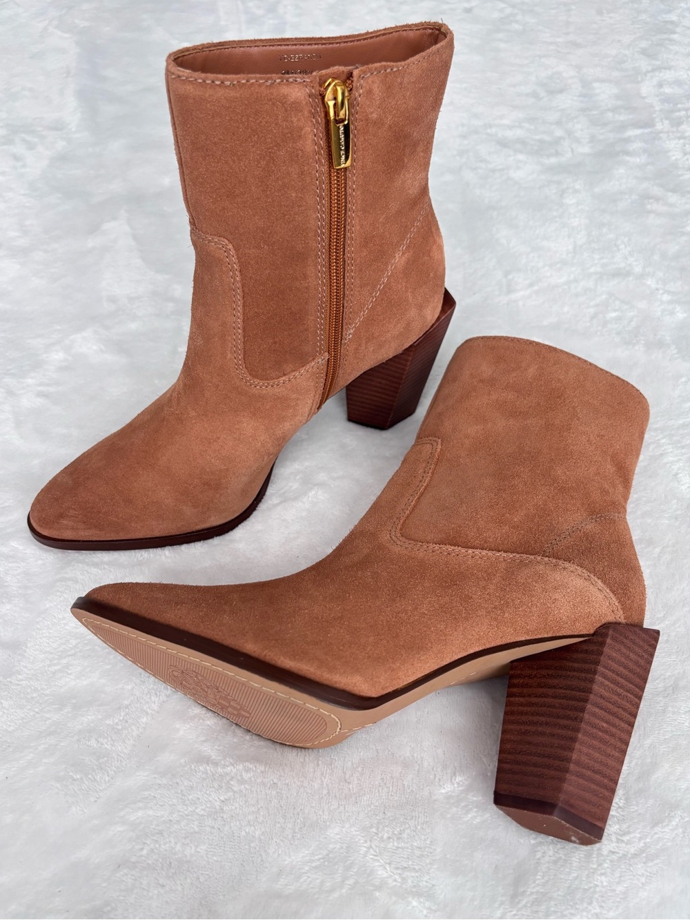 VINCE CAMUTO Ezranda Pentagon-Shaped Heel Suede Leather Bootie--NEW--8